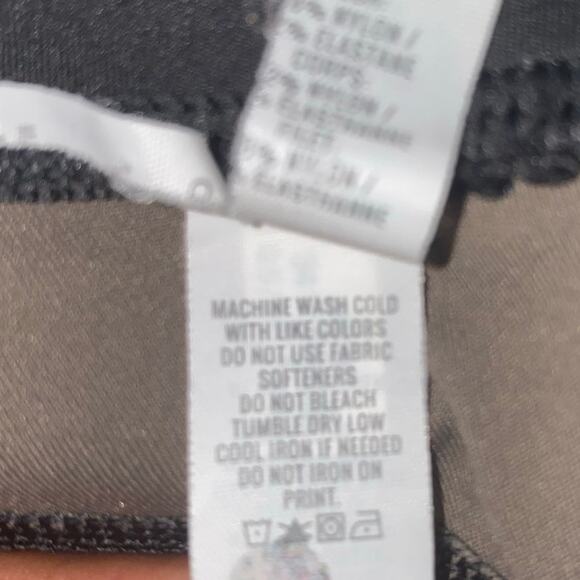 Offline by Aerie Goals High Rise Camo Print Mesh Side Athletic Bike Short Size M - Picture 5 of 6